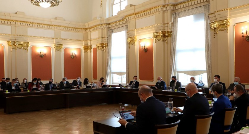 80-procentowe podwyżki wynagrodzeń prezydenta i radnych Kalisza stały się faktem!