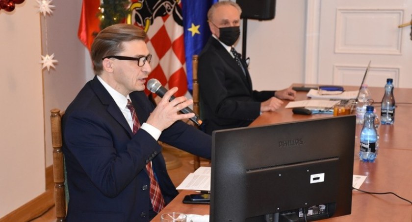 Kryzysowy budżet Powiatu Kaliskiego na 2022 rok