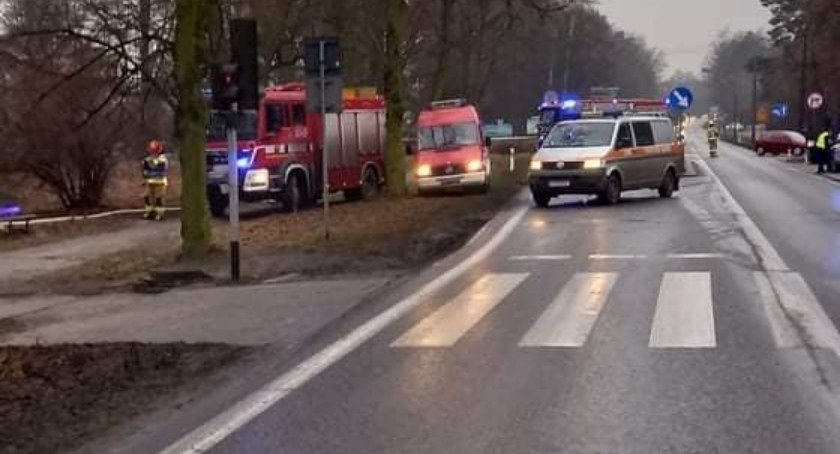Alarm gazowy w Opatówku. Wstrzymany ruch na drodze krajowej.