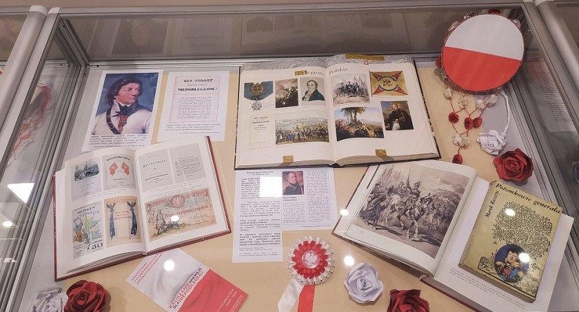 Bierut chciał zmienić polski herb i hymn. Wystawa w kaliskiej bibliotece.