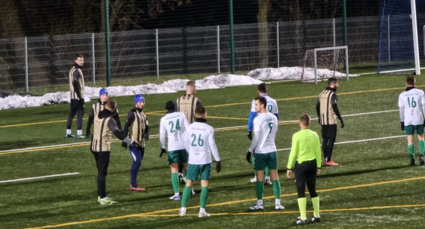 KKS strzelił osiem goli sąsiadom zza miedzy