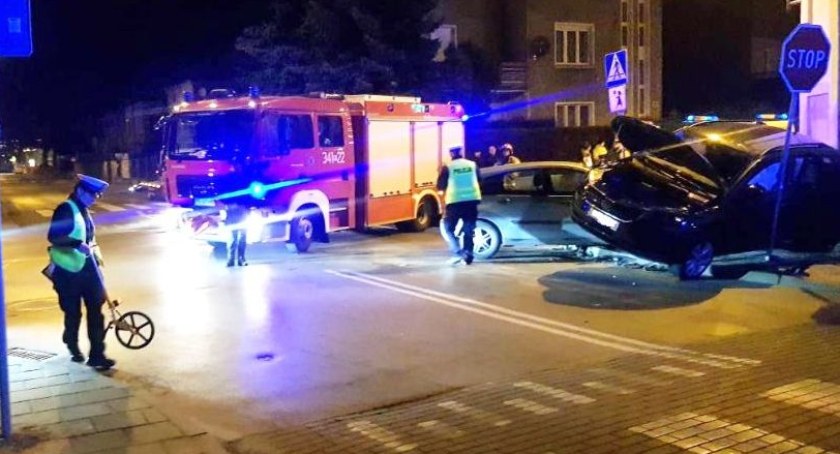 Zderzenie na Kalińcu. Skrzyżowanie Młynarskiej z Polną nadal przerasta kierowców.