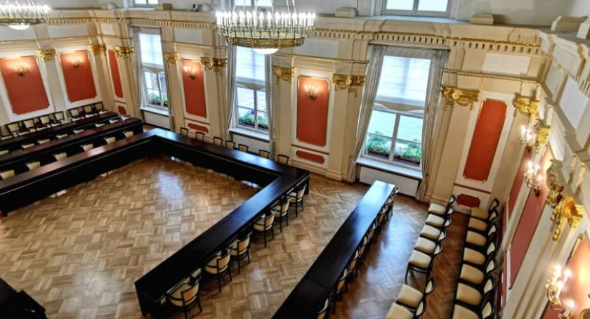 Utrudniony dostęp do ratusza. Sala Recepcyjna tylko dla wybranych?