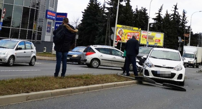 KIA razy dwa- zderzenie na al. Wojska Polskiego