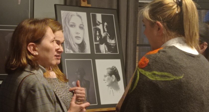 Wystawa fotografii Marii Kuczary w bibliotece w Opatówku