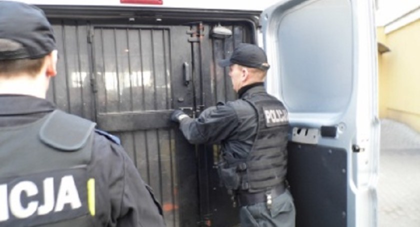 Policja zatrzymała włamywaczy, którzy okradli jedną z kaliskich hurtowni