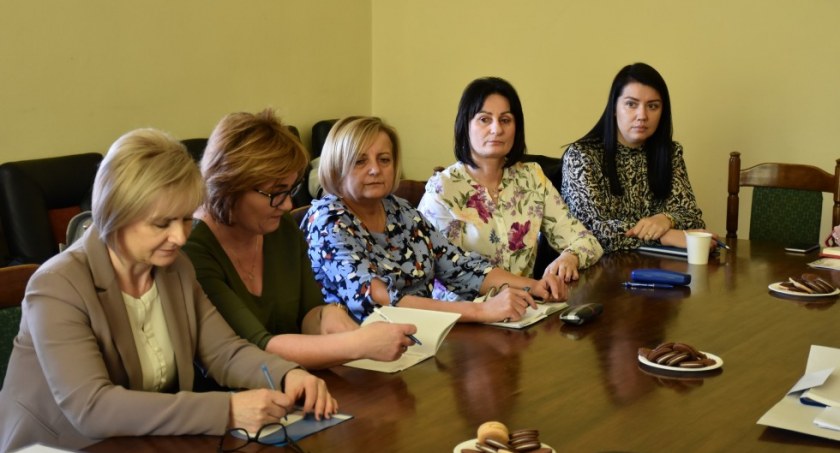 Jak pomóc ukraińskim uchodźcom? - narada w kaliskim starostwie