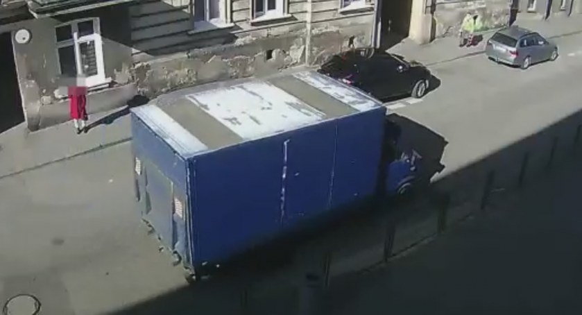 Kaliska policja poszukuje sprawcy kolizji. Sytuację zarejestrował monitoring 