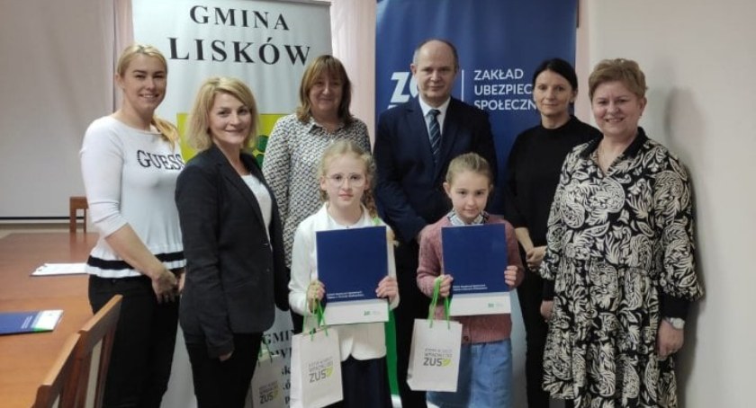 Sukces uczennic z Liskowa - wiedziały jak zachęcić babcie i dziadka do założenia konta w banku