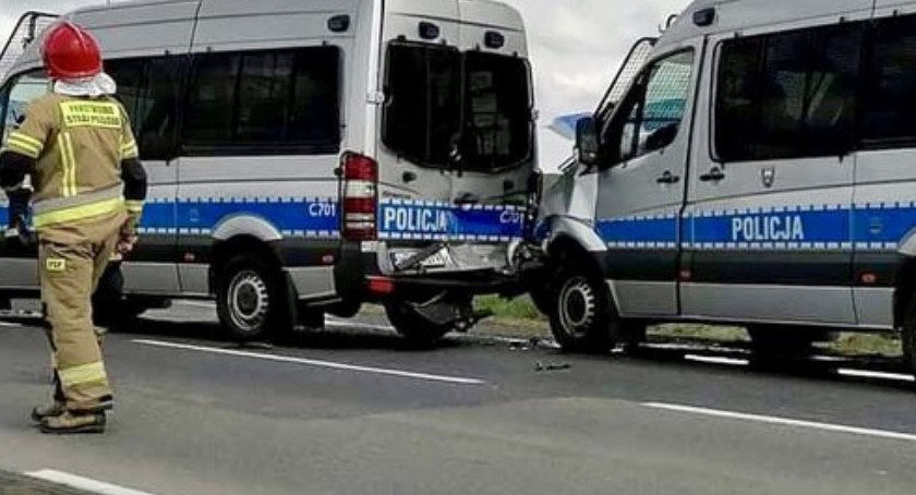 Ktoś ci „siedzi na zderzaku” – uważaj to może być policja