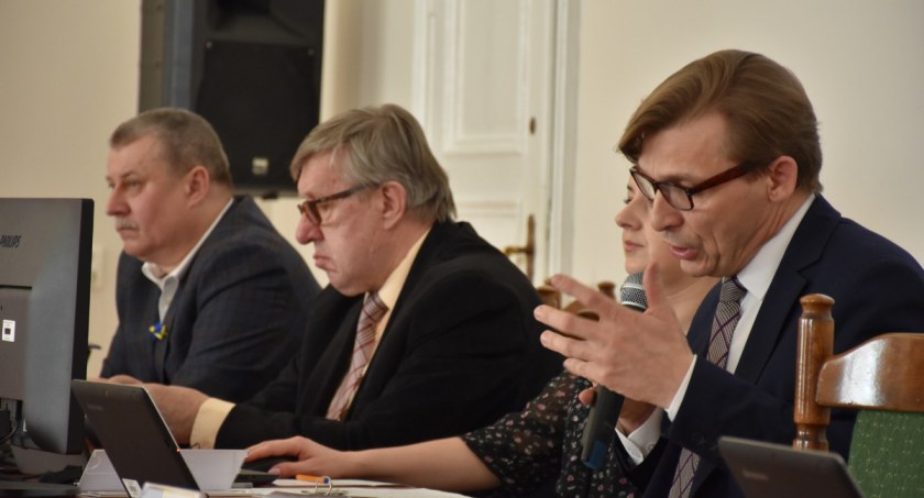 Podziękowali za pomoc dla Ukrainy. XLV Sesja Rady Powiatu Kaliskiego
