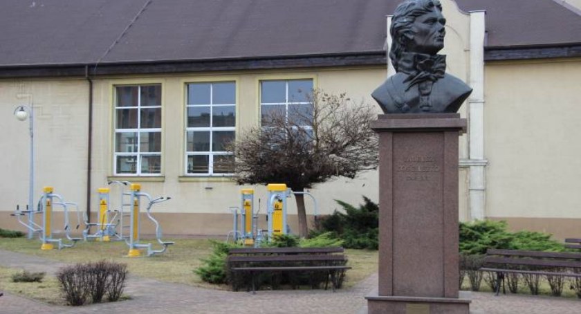 Kaliskie licea odwołują terminy „Drzwi otwartych”