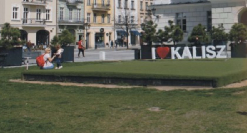 Dlaczego dziura na Głównym Rynku nie jest rząpiem?