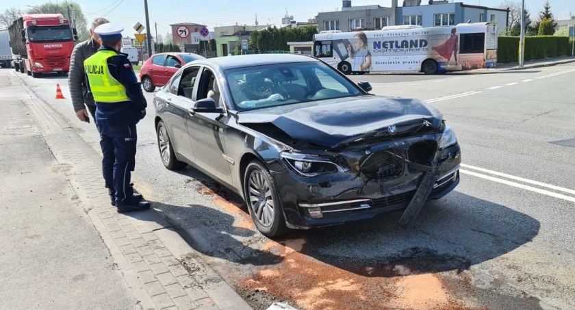 Chwila nieuwagi i dwa rozbite auta