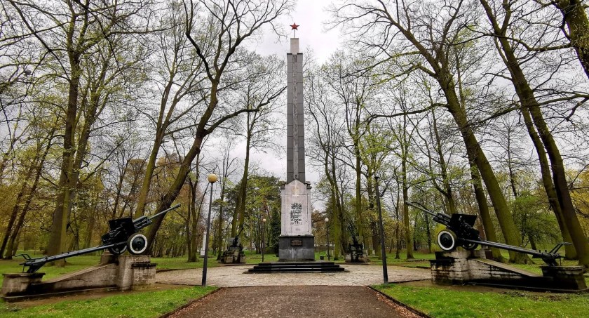 Czy będzie dekomunizacja cmentarza żołnierzy radzieckich?