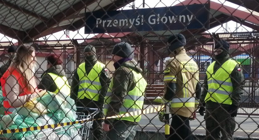 Obywatele Ukrainy muszą  poinformować ZUS o wyjeździe z Polski
