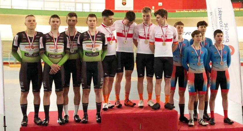 Srebrne trofea kolarzy KTK Kalisz na torze w Pruszkowie