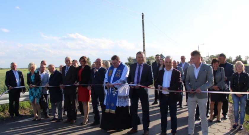 3 km nowej drogi w Bogucicach – uroczyste otwarcie 