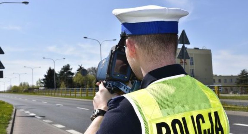 Przekroczył dozwoloną prędkość o .... 120 km/h
