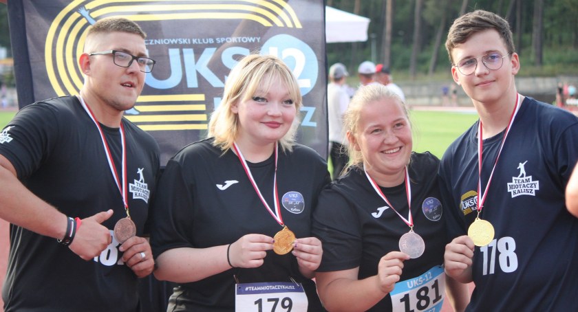 Medalowe rzuty, chody i biegi lekkoatletów UKS-12 Kalisz