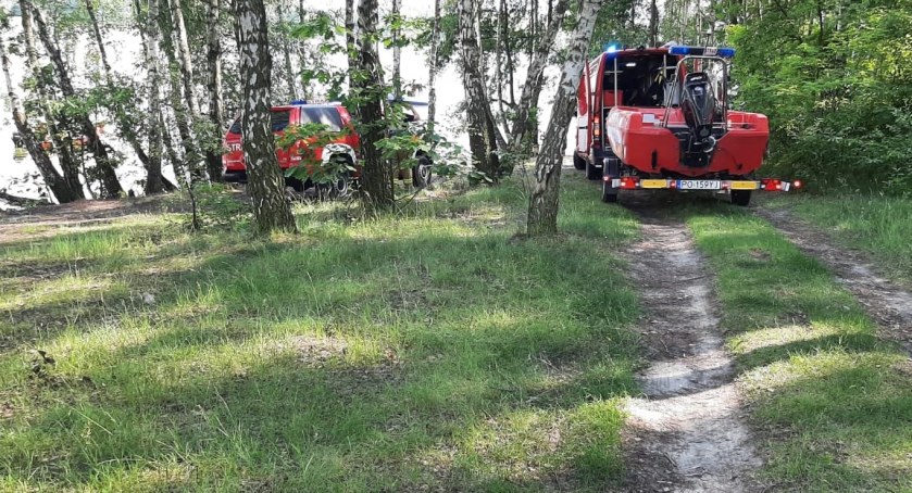 Tragedia w Szałem: młody mężczyzna utonął w zalewie pokrzywnickim