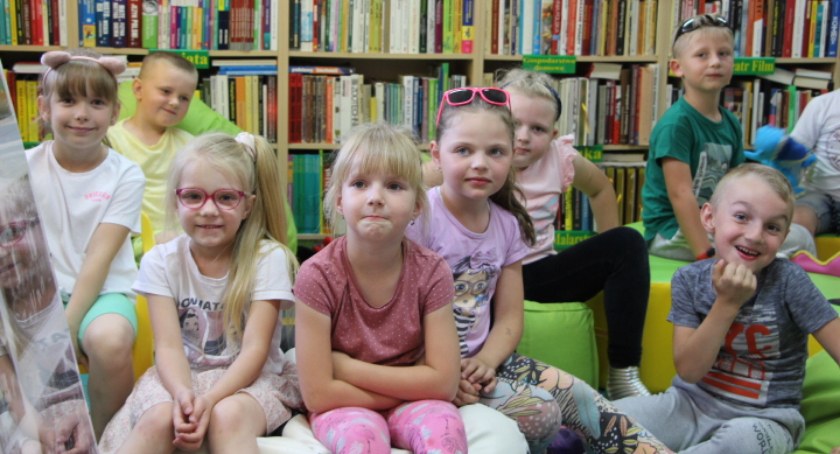  „Czytam z mamą i tatą”- 27 spotkań w bibliotece