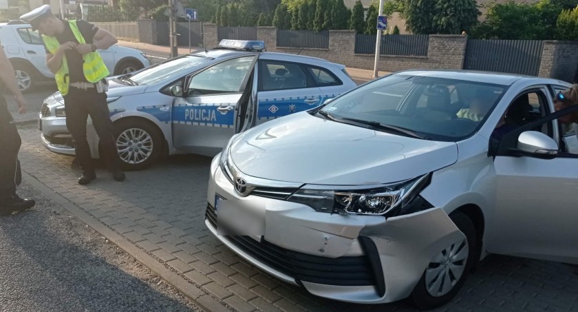 Kolizja z udziałem radiowozu policji na ul. Poznańskiej
