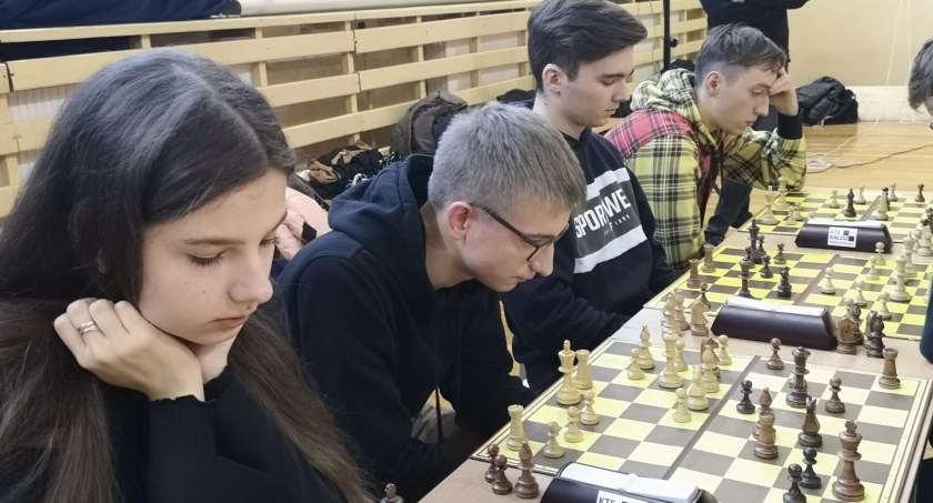 Ligowe i szkolne sukcesy szachistów