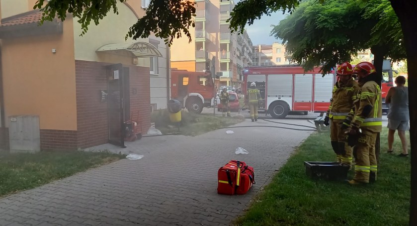 Pożar w piwnicy bloku przy ul. Armii Krajowej