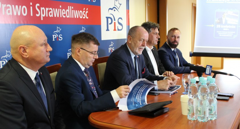 Dla kogo wakacje  kredytowe?
