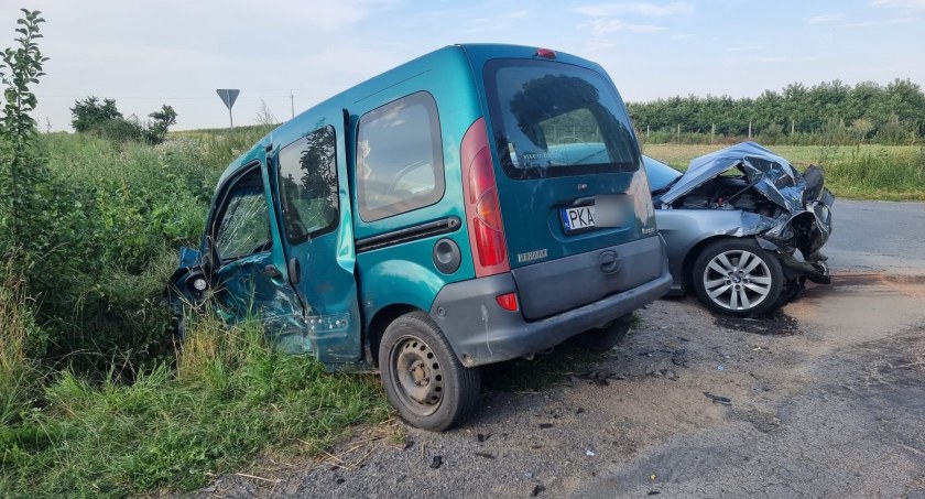 Nie zatrzymał się przed znakiem STOP i doprowadził do zderzenia