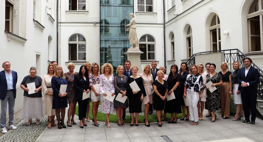 Od 1 września 2022 r. trzema placówkami zarządzać będą nowe osoby