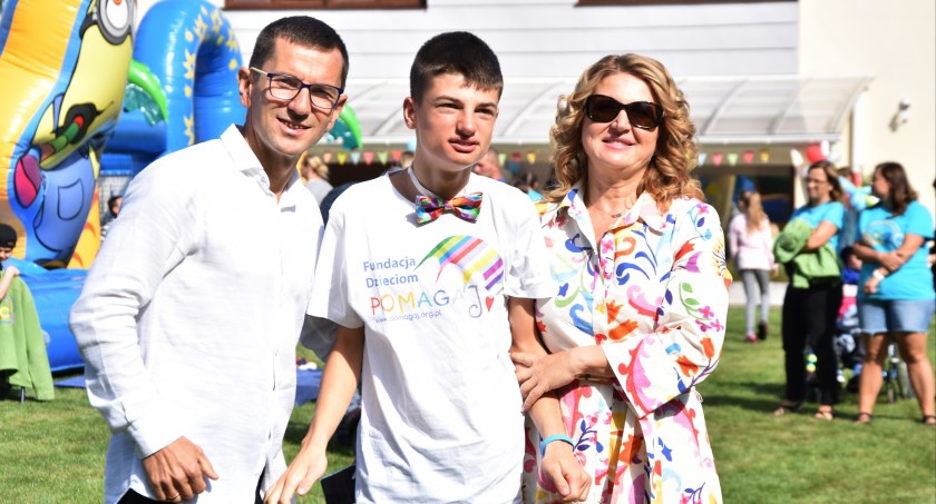 Jubileusz 15-lecia Fundacji Dzieciom POMAGAJ oraz 10-lecia Ośrodka Rewalidacyjno-Wychowawczego Centrum Rehabilitacyjno-Edukacyjnego "Tęcza"