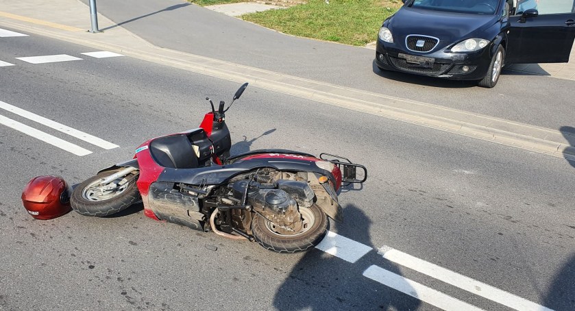 Wypadek na ul. Kordeckiego w Kaliszu. Motorowerzystka poszkodowana w zderzeniu z samochodem