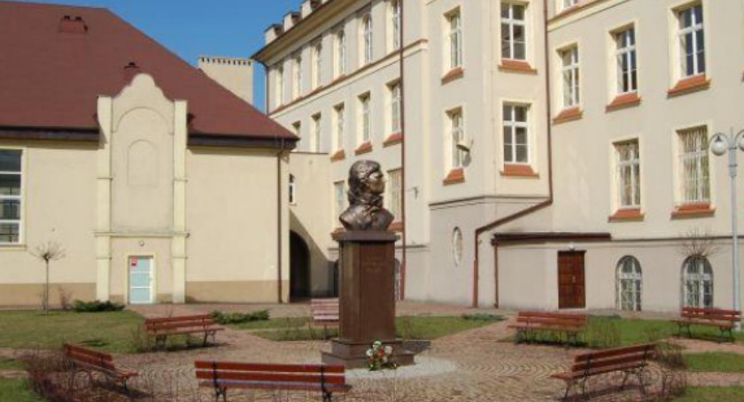 Świetne wyniki Matury Międzynarodowej w II Liceum Ogólnokształcącym im. Tadeusza Kościuszki w Kaliszu – podsumowano wyniki w skali światowej