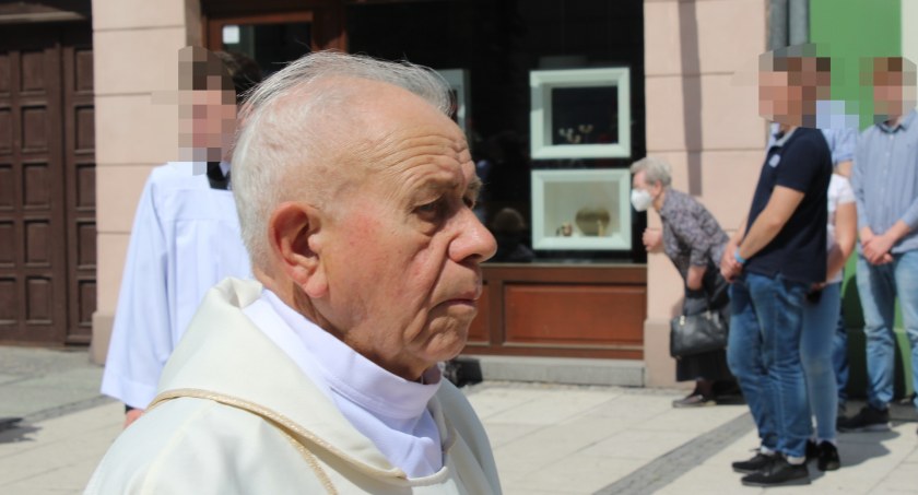 Prokuratura sprawdzi, czy biskup senior Stanisław Napierała zataił informacje dotyczące pedofilii