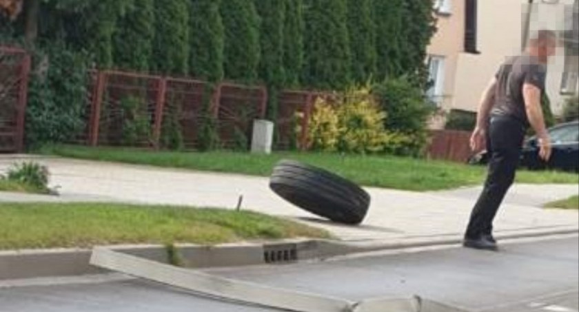 Koło odpadło od jadącej ciężarówki i uderzyło w inny pojazd. „Omal nie zabiło mojego brata”