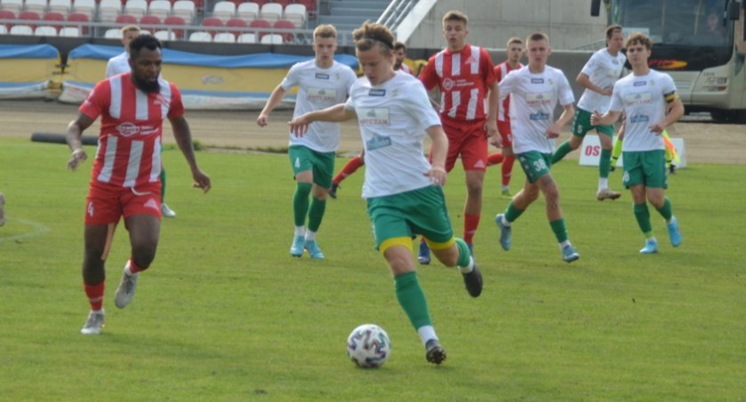 Lider z Ostrowa lepszy od rezerw KKS