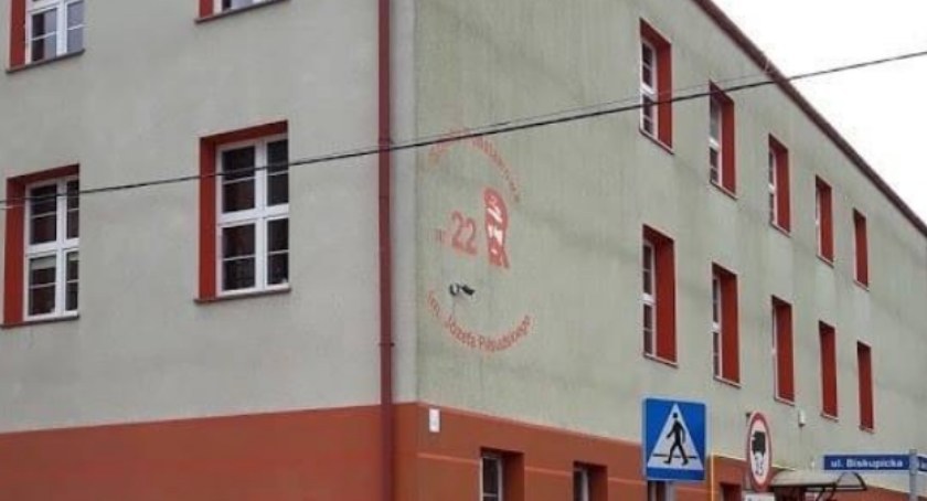 Sześć prokuratorskich zarzutów dla byłej dyrektorki Zespołu Szkolno-Przedszkolnego nr 3 w Kaliszu (Dobrzec)