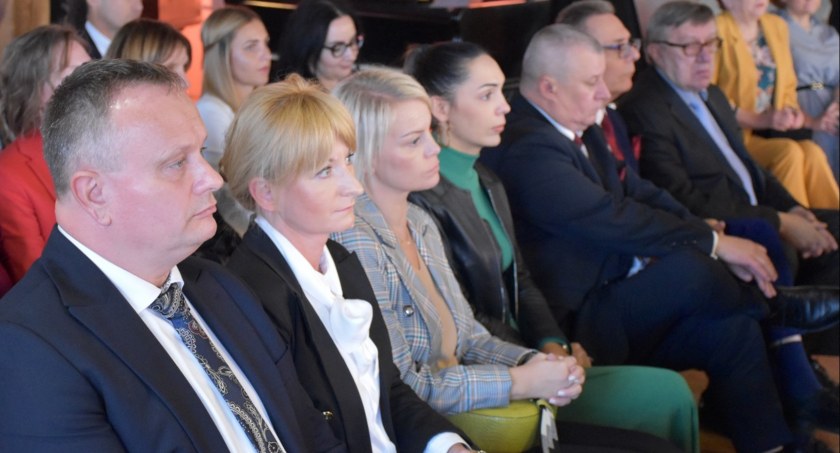Podziękowania dla pracownikom oświaty z powiatu
