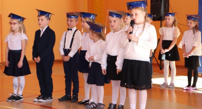 Witajcie wśród uczniowskiej braci - ślubowanie uczniów szkół w Blizanowie Im Jankowie Pierwszym 