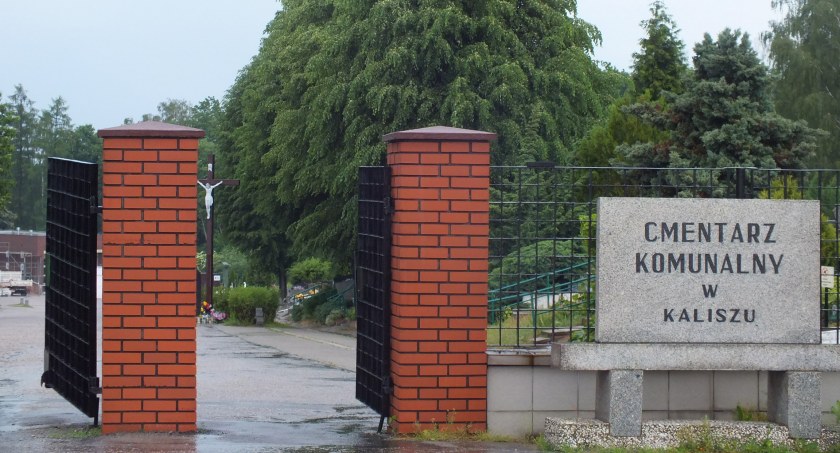 Sprawdź gdzie zaparkować pojazd przed kaliskimi cmentarzami 