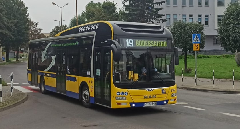 Linie nr 11, 12, 12K, 15, 16, 18 i 19 wracają na ul. Legionów
