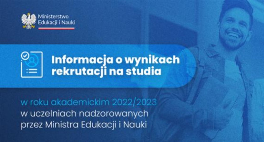 430 tys. osób rozpoczęło naukę na pierwszym roku studiów w roku akademickim 2022/2023