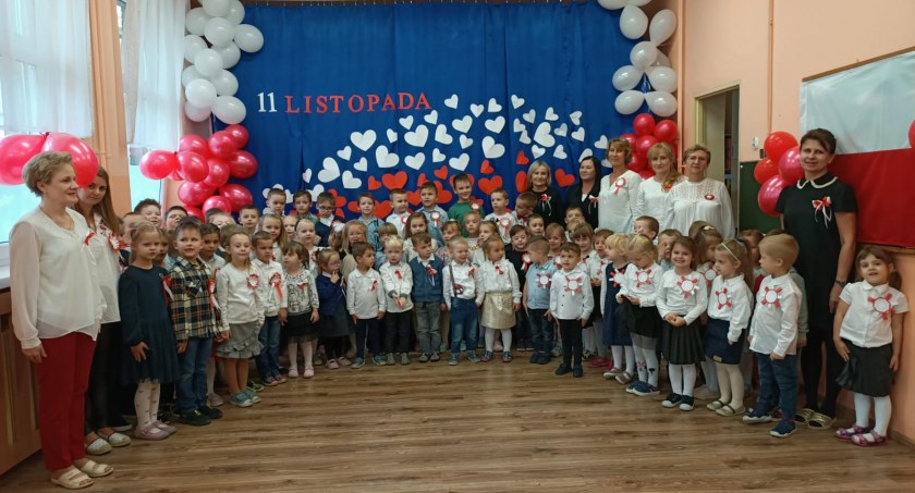 O godzinie 11.11 miliony polskich dzieci zaśpiewały hymn. Kaliskie przedszkolaki także