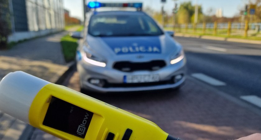 Pijany kaliszanin zatrzymany za kierownicą auta. Policję wezwał świadek