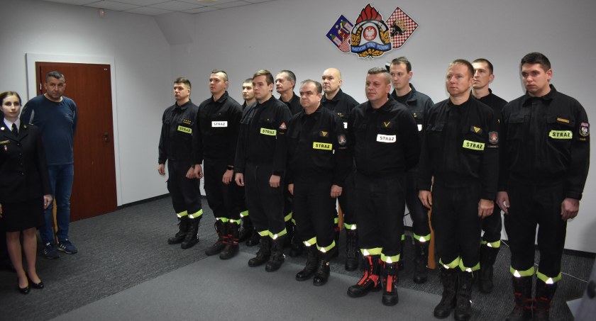 Nagroda, wyróżnienia i awanse dla strażaków z okazji Narodowego Święta Niepodległości