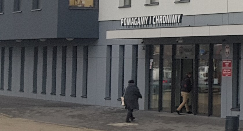 Gdy na policji sięgną po Twoje dane osobowe do celów prywatnych