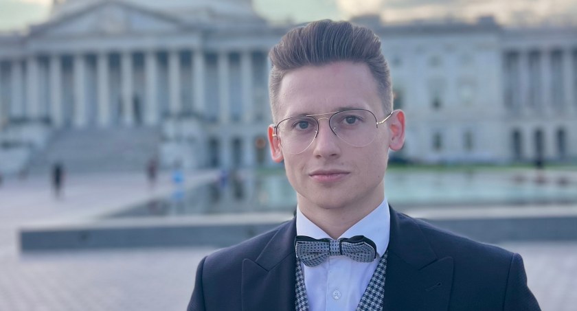 Odbył staż w Kongresie Stanów Zjednoczonych