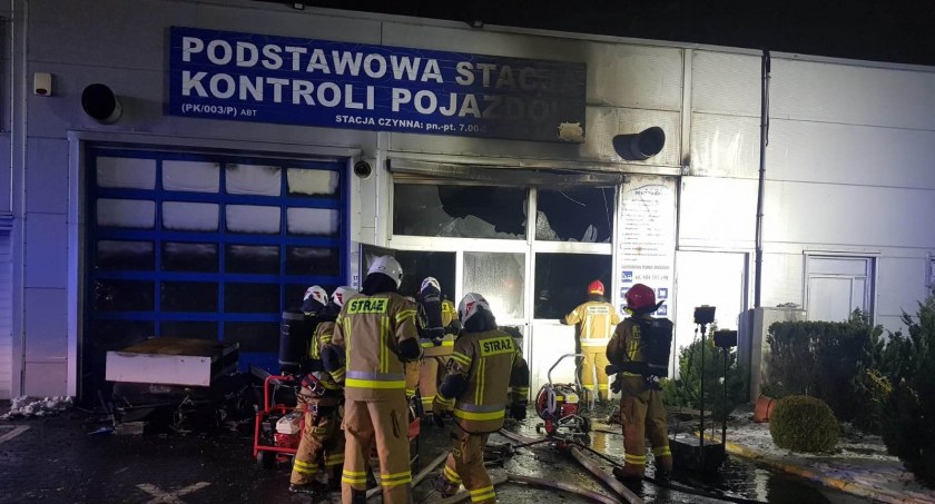 Pożar stacji kontroli pojazdów przy Rondzie Westerplatte